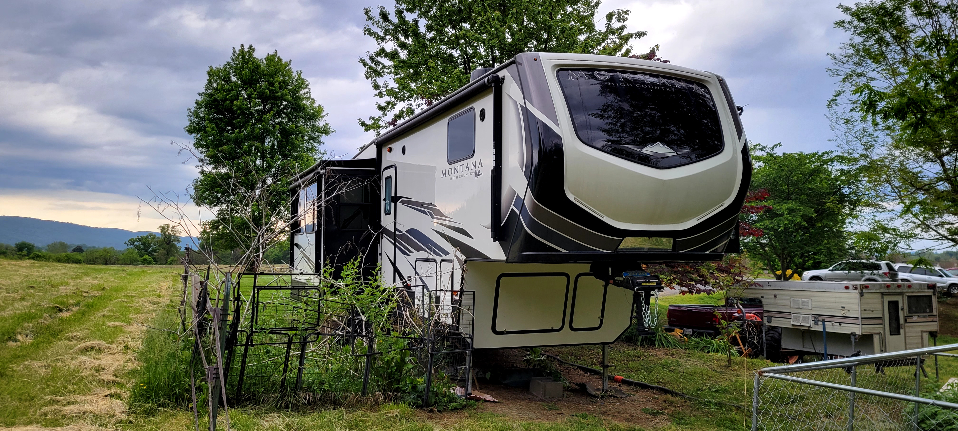2020 Keystone MONTANA HIGH COUNTRY 294RL in lovettsville VA