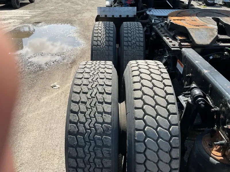 2019 FREIGHTLINER CASCADIA 126