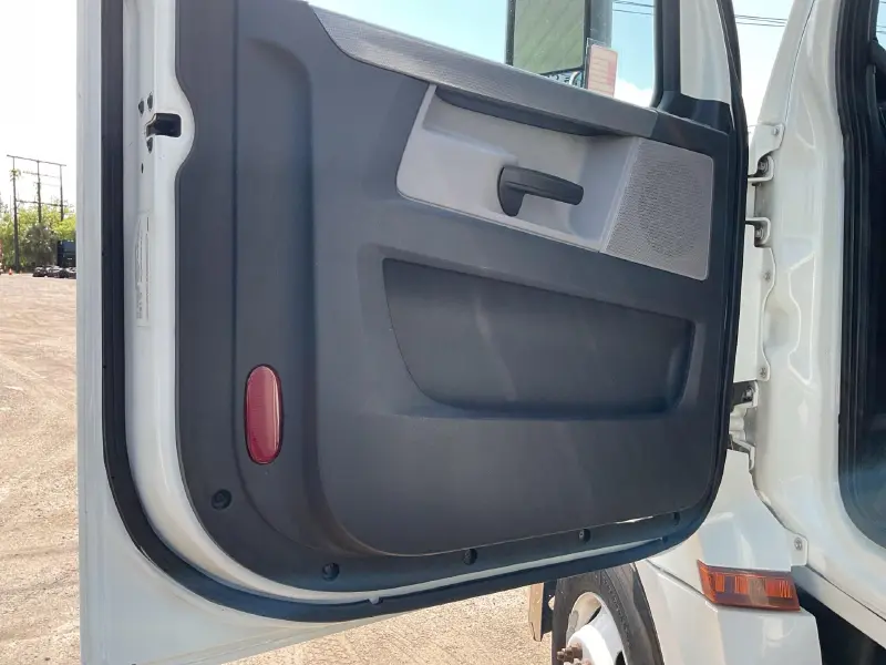 2019 FREIGHTLINER CASCADIA 126