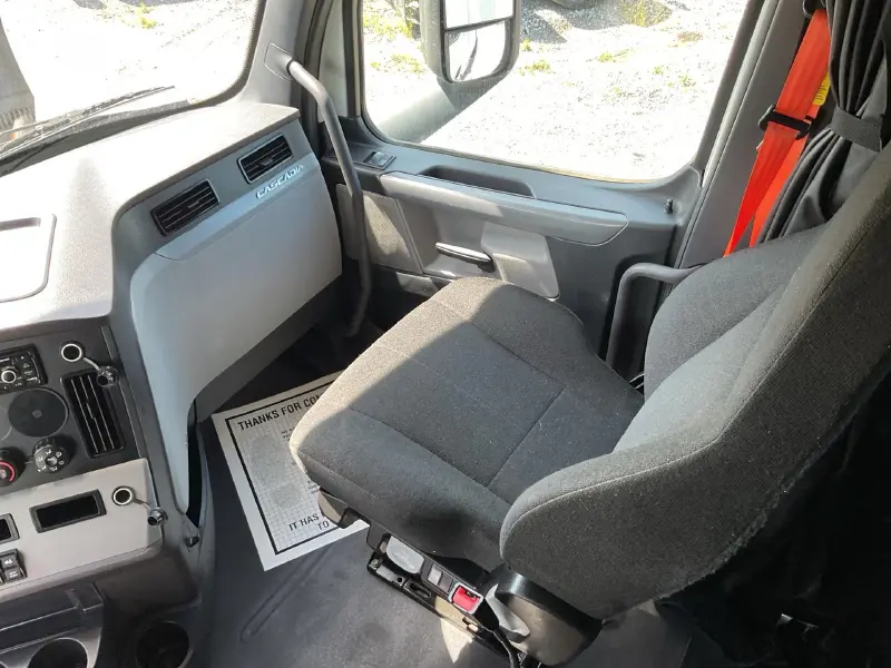 2019 FREIGHTLINER CASCADIA 126