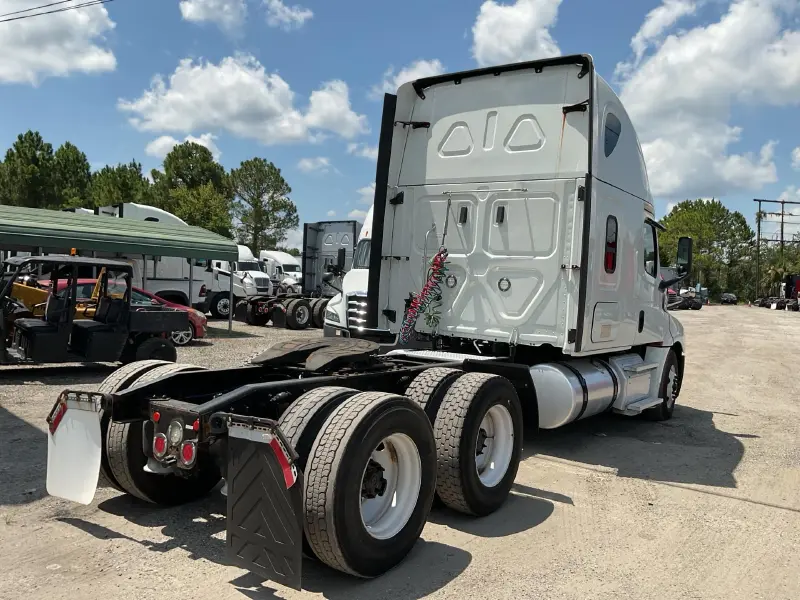 2019 FREIGHTLINER CASCADIA 126