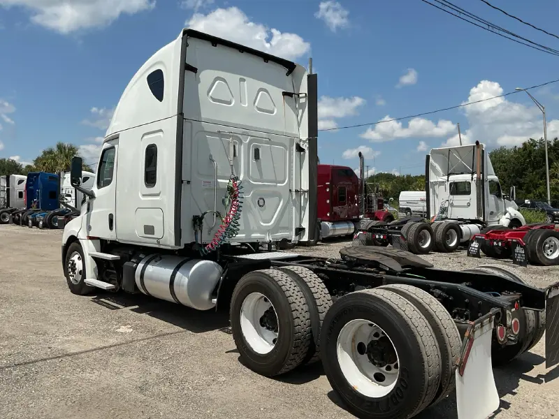 2019 FREIGHTLINER CASCADIA 126