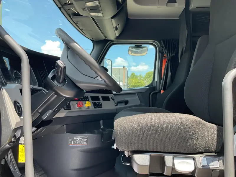 2019 FREIGHTLINER CASCADIA 126