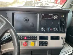 2019 FREIGHTLINER CASCADIA 126