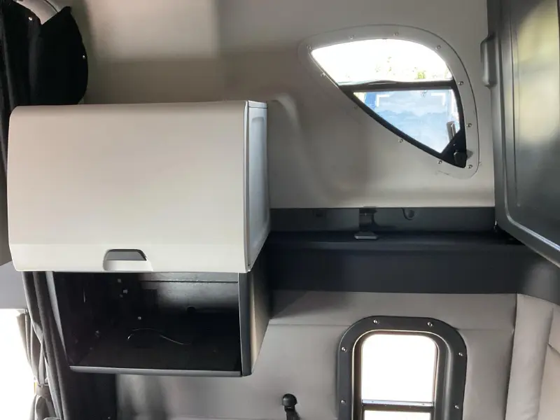 2019 FREIGHTLINER CASCADIA 126