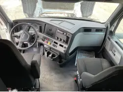 2019 FREIGHTLINER CASCADIA 126