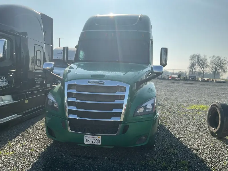 2020 FREIGHTLINER CASCADIA 126