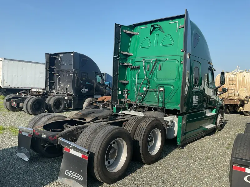 2020 FREIGHTLINER CASCADIA 126