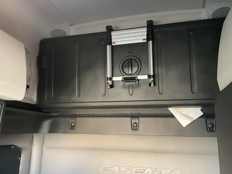 2020 FREIGHTLINER CASCADIA 126