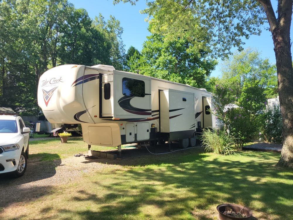 2018 Forest River CEDAR CREEK SILVERBACK 37FLK in homer glen IL