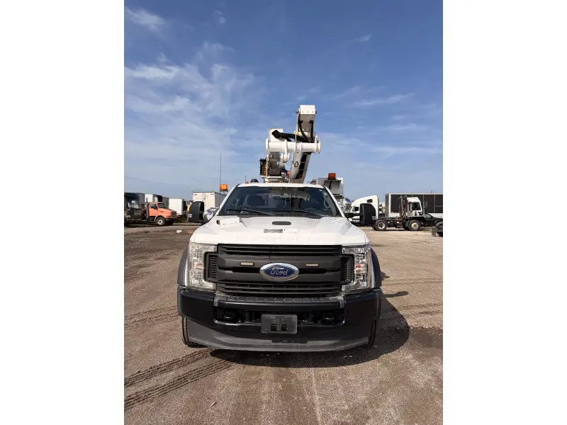 2018 FORD F550 Bucket Truck Altec AT41M