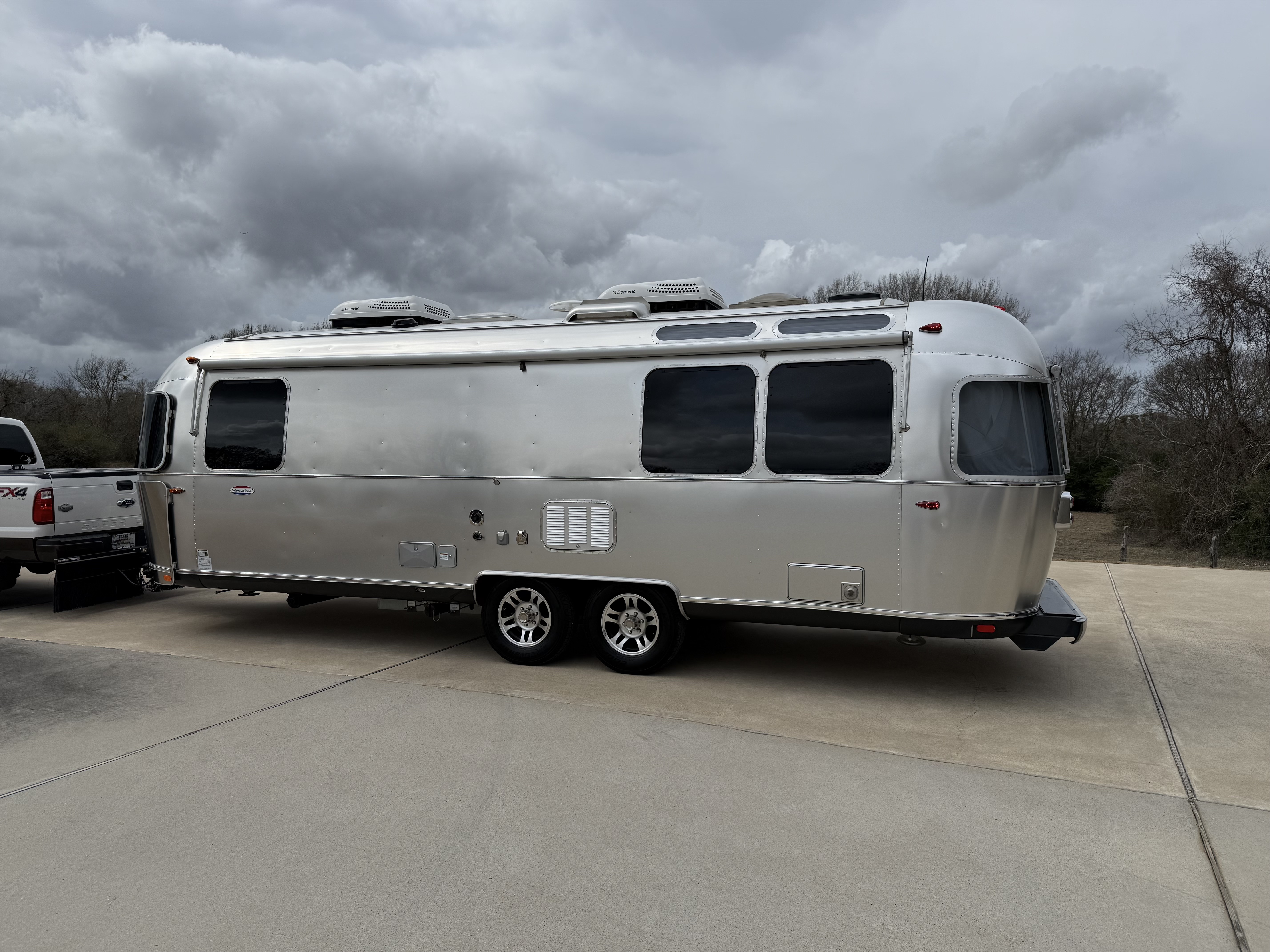 2016 Airstream INTERNATIONAL SIGNATURE 28 CCD SIGNATURE in hempstead TX