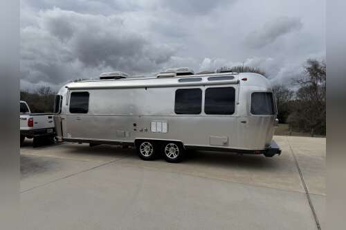 2016 Airstream INTERNATIONAL SIGNATURE 28 CCD SIGNATURE in hempstead TX