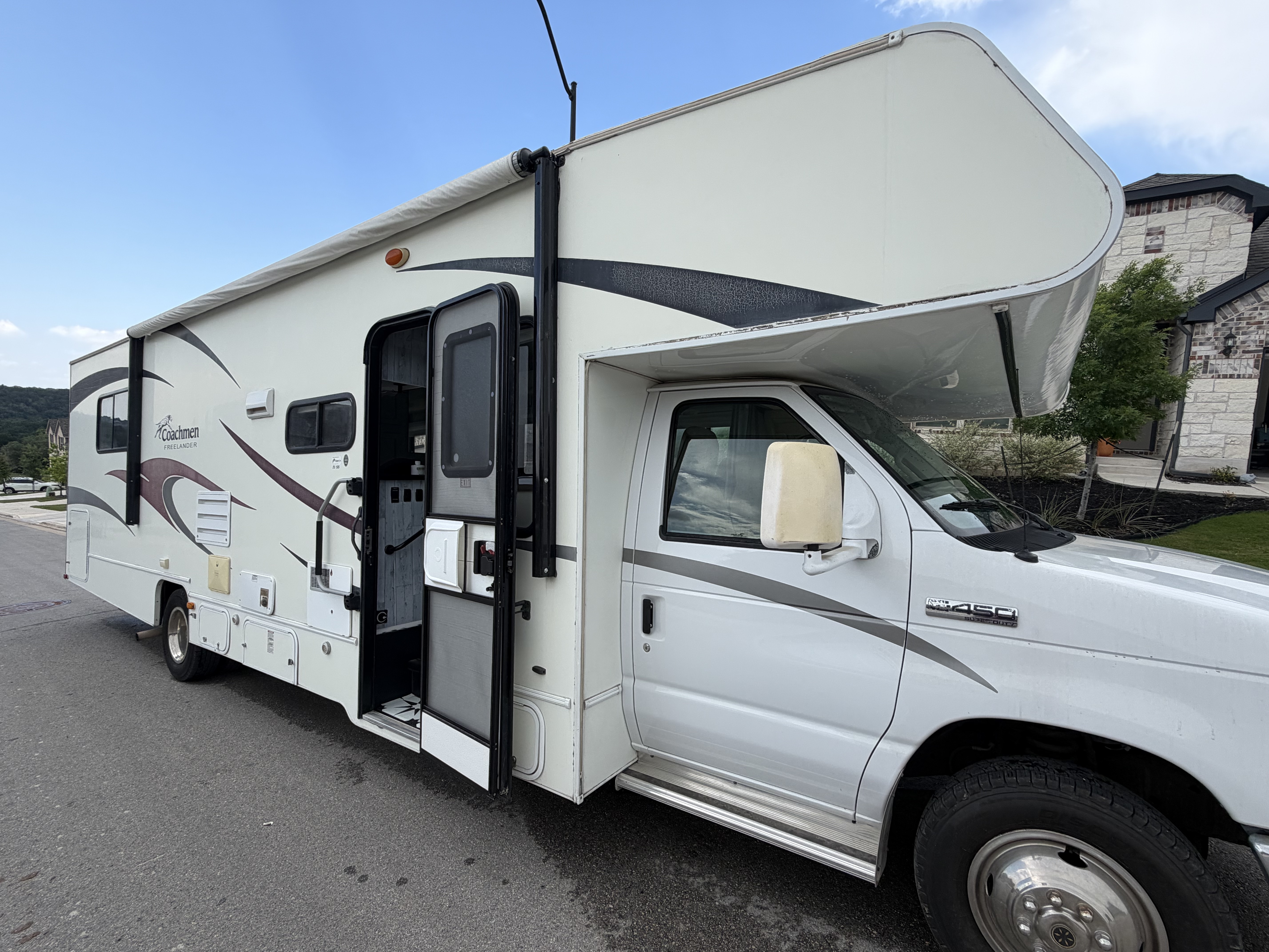 2010 Coachmen FREELANDER SS RV