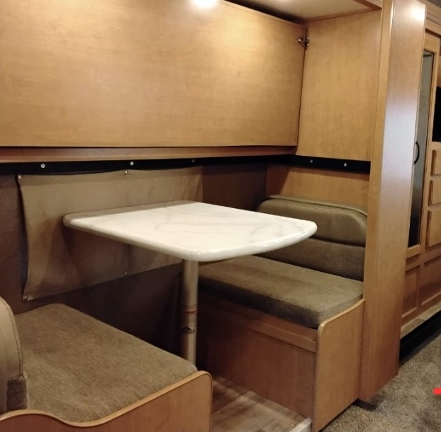 2017 Thor Motor Coach FOUR WINDS 30D in oro valley AZ