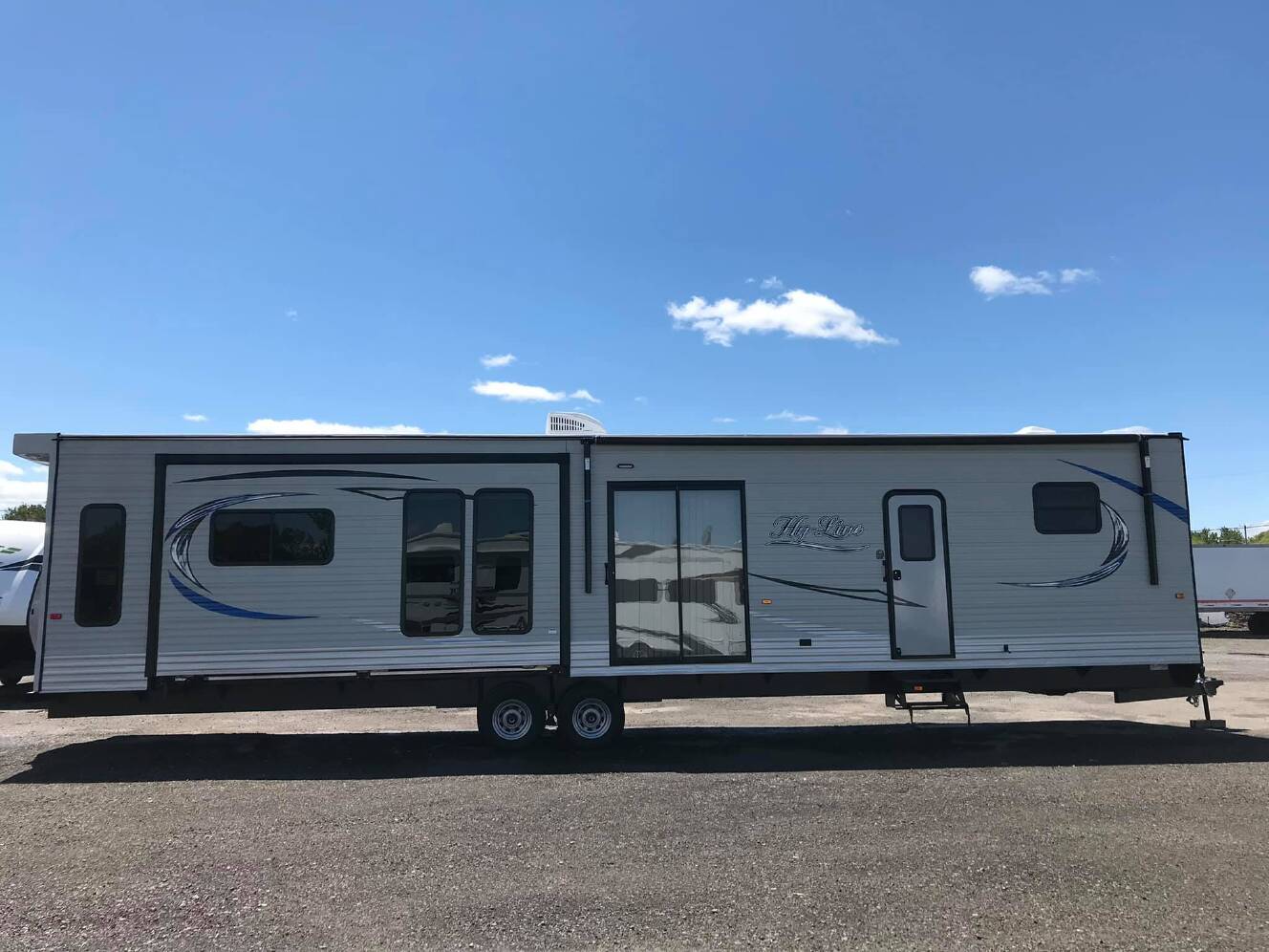 A photo of this 2021 Hy-Line HY 44 IKDN