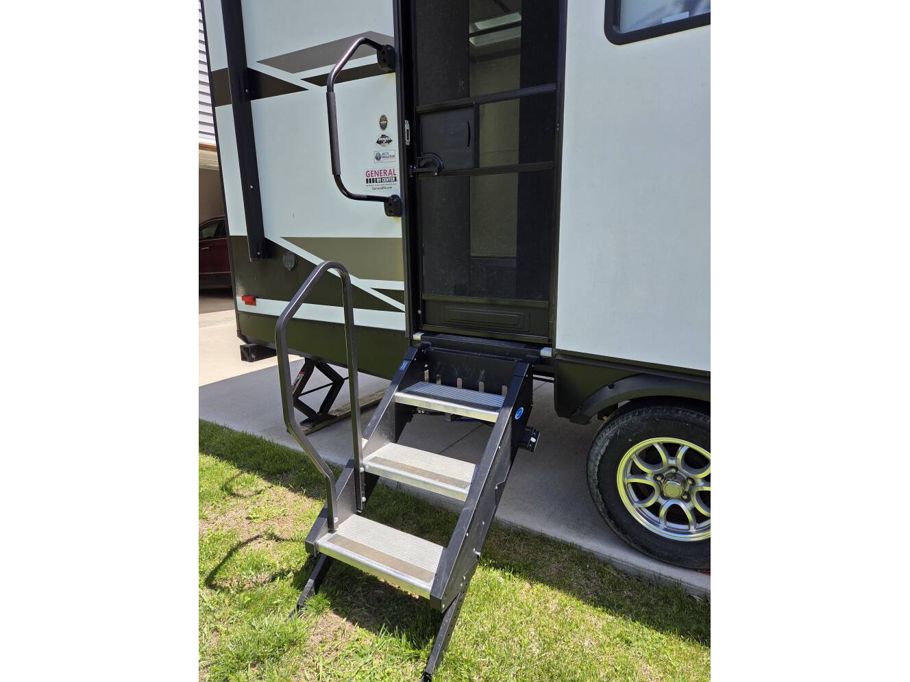 A photo of this 2019 Grand Design IMAGINE 2150RB