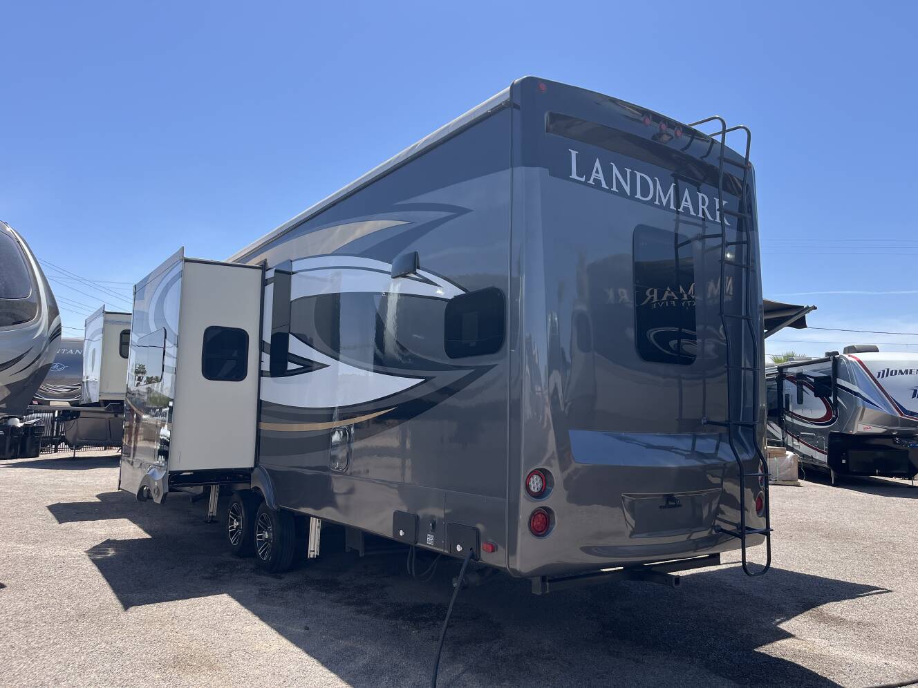 A photo of this 2019 Heartland LANDMARK 365 CONCORD