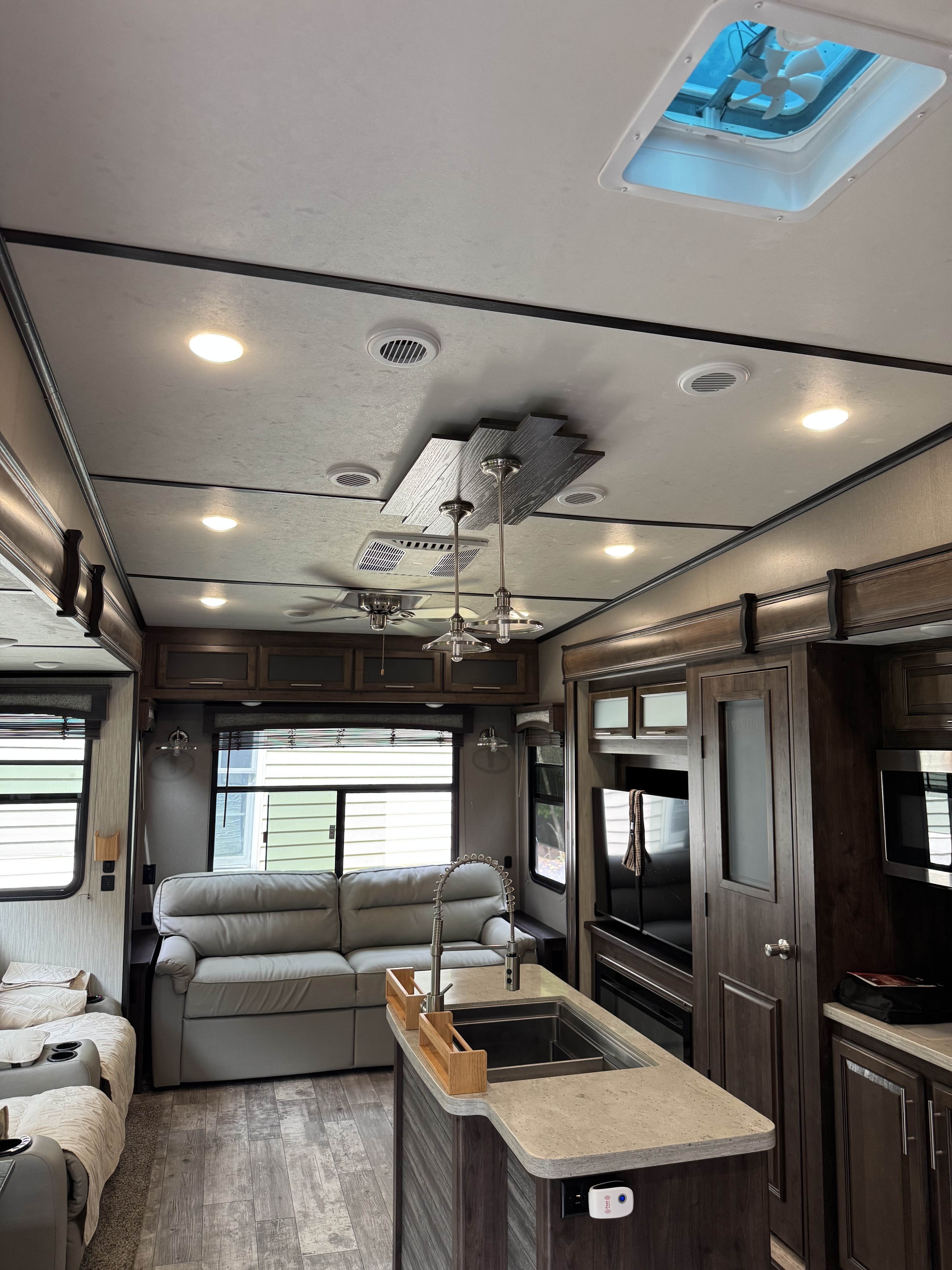 2020 Crossroads CAMEO CE3891MK in stroudsburg PA