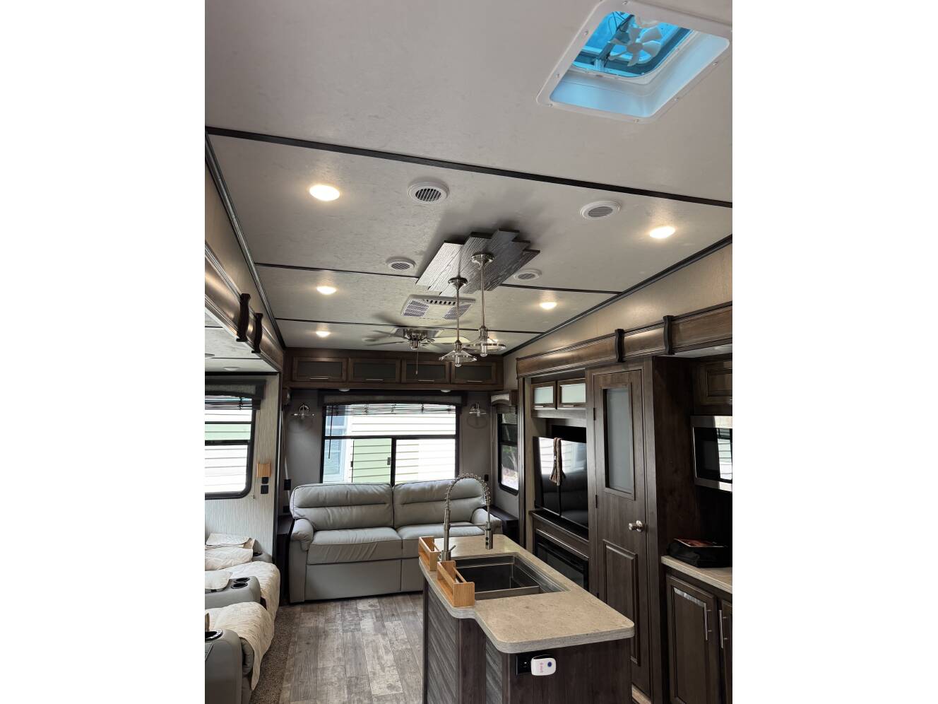 A photo of this 2020 Crossroads CAMEO CE3891MK