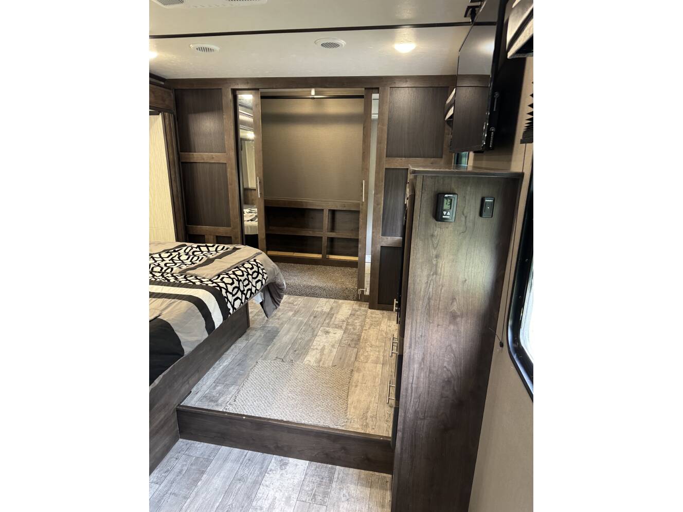 A photo of this 2020 Crossroads CAMEO CE3891MK