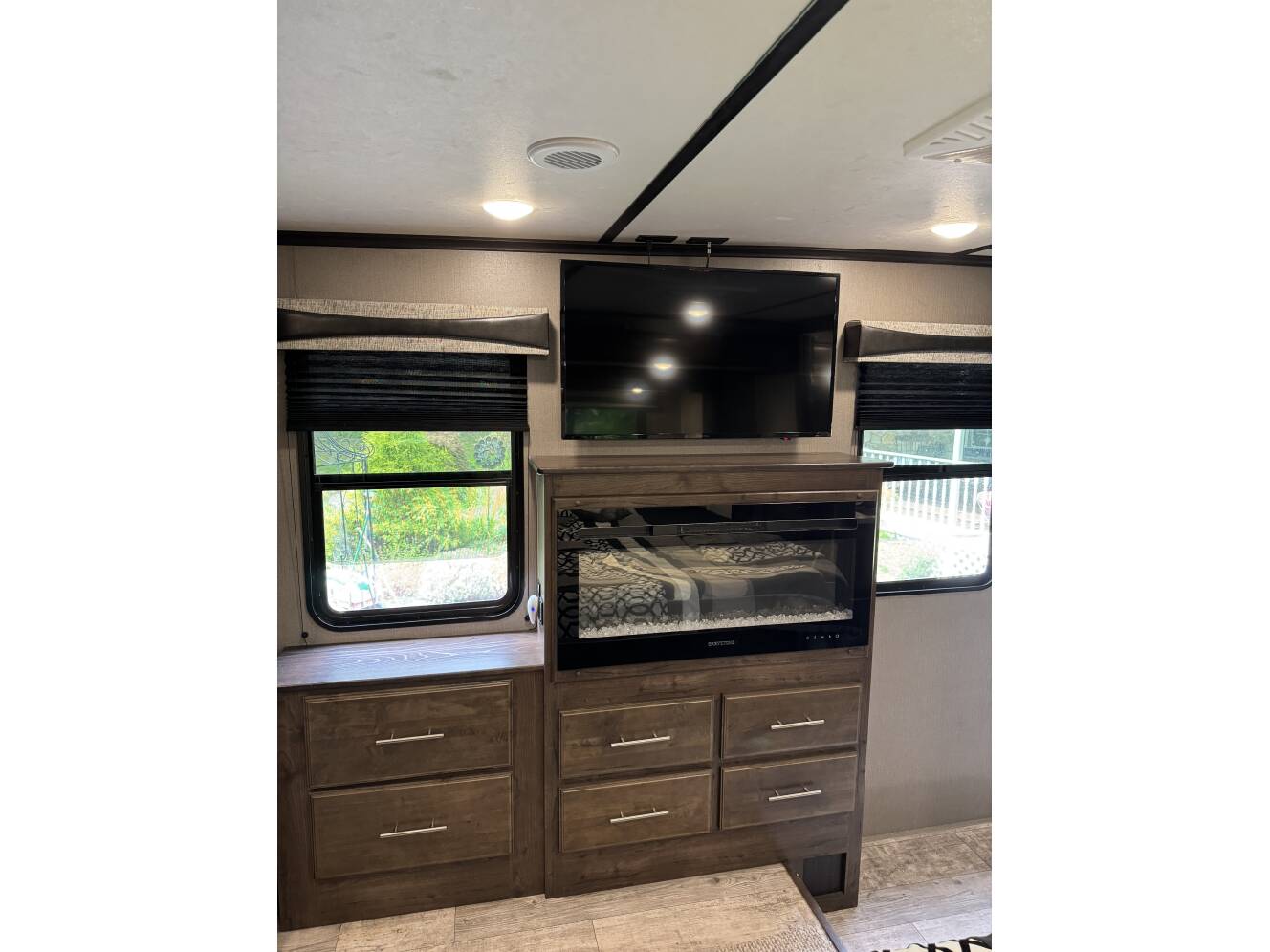 A photo of this 2020 Crossroads CAMEO CE3891MK