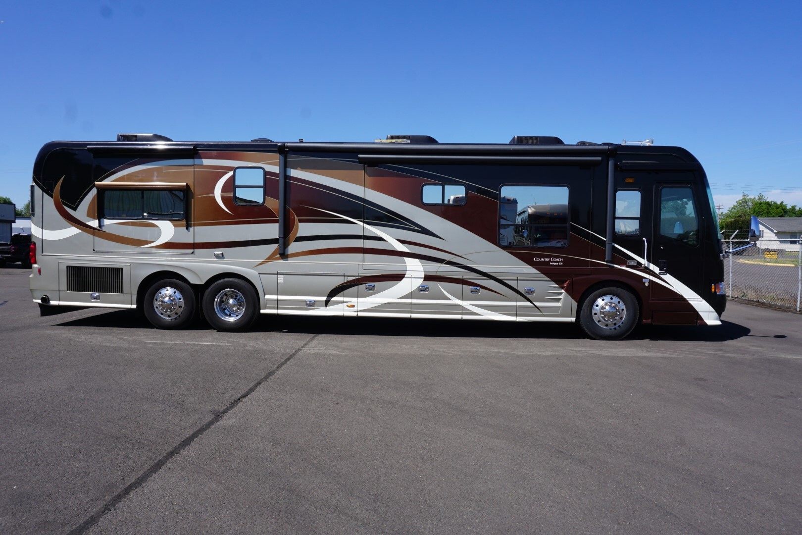 2009 Country Coach INTRIGUE Class A Diesel Motorhome - Diesel Pusher RV