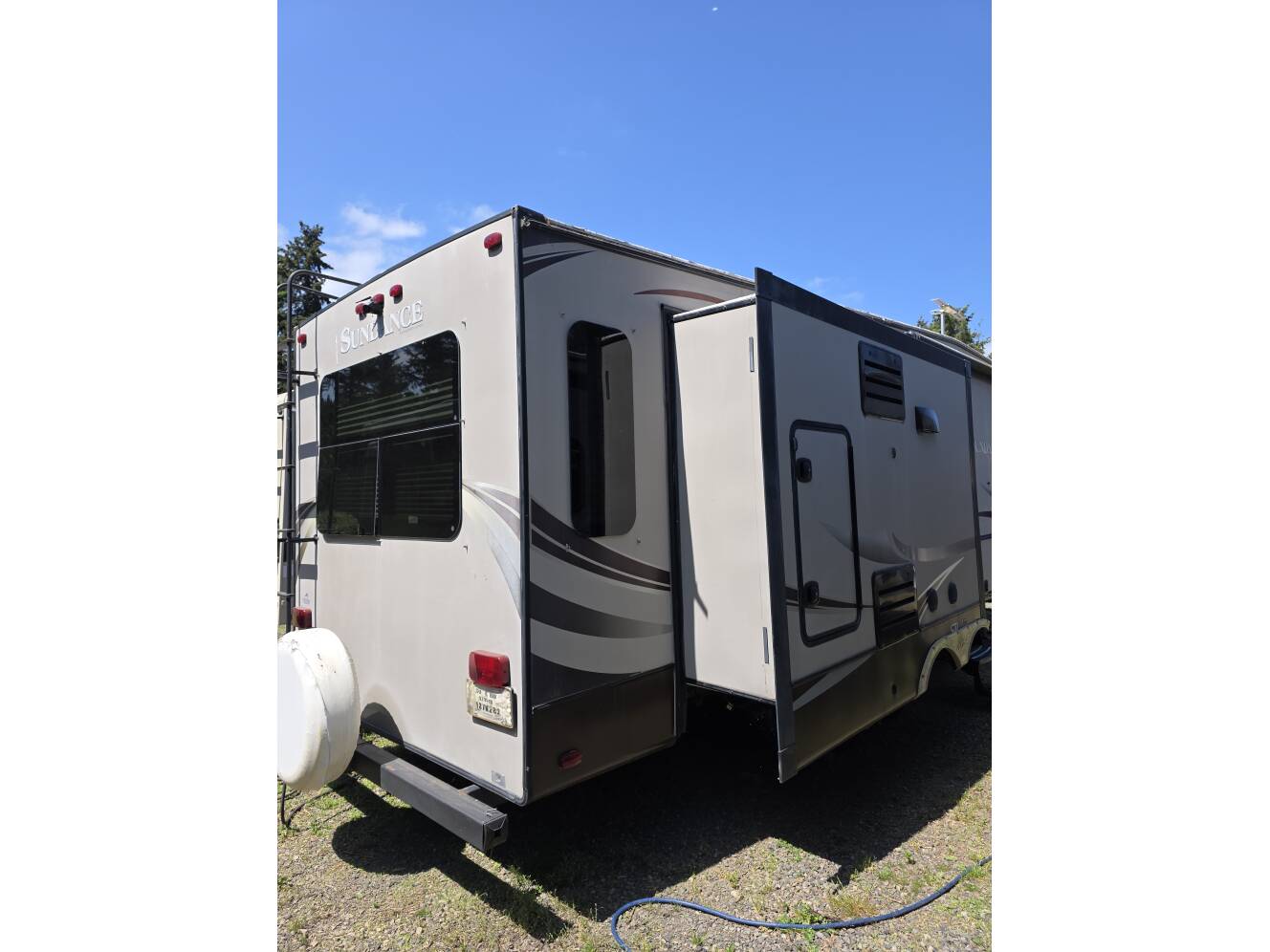 A photo of this 2014 Heartland Sundance