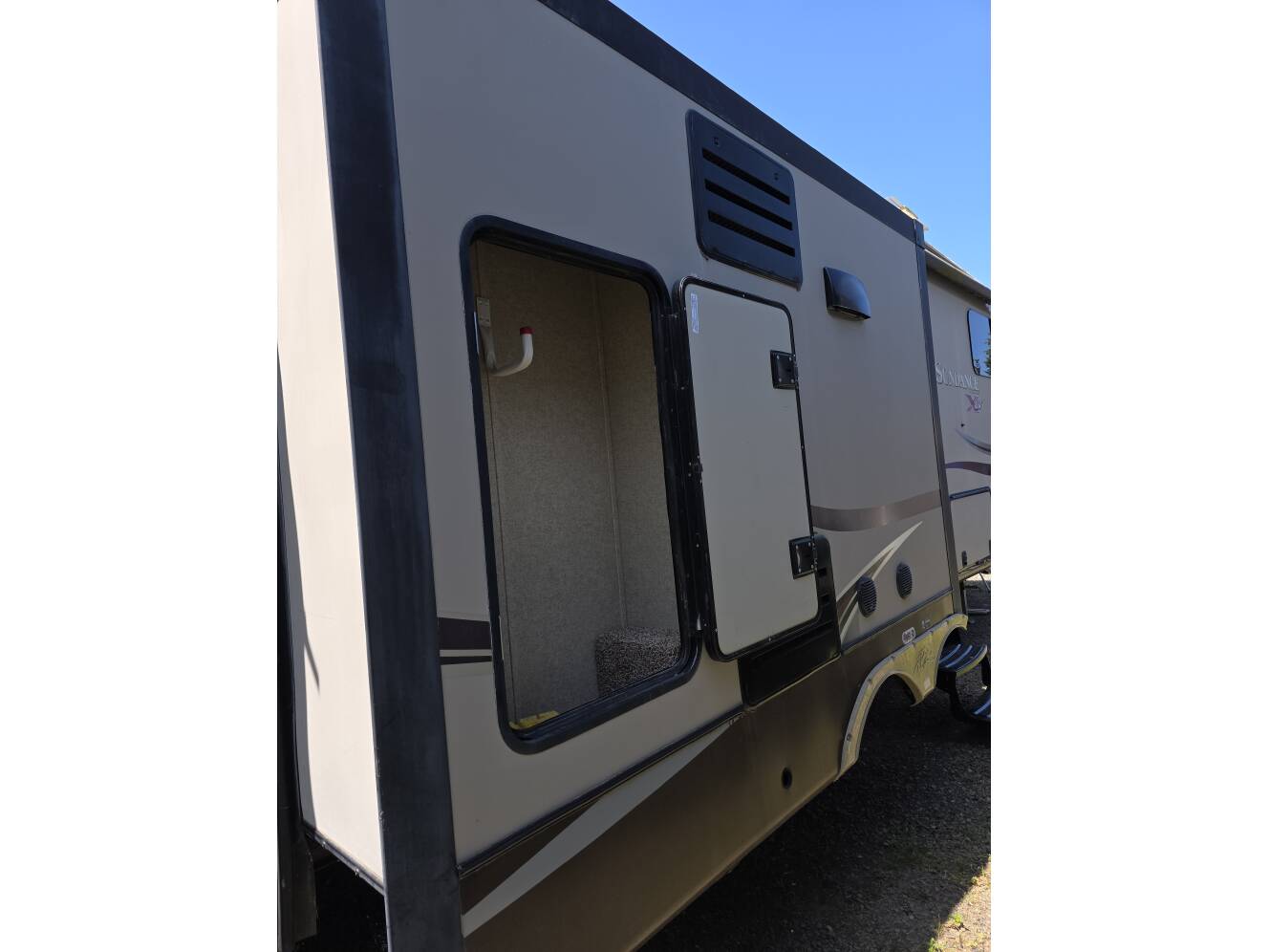 A photo of this 2014 Heartland Sundance