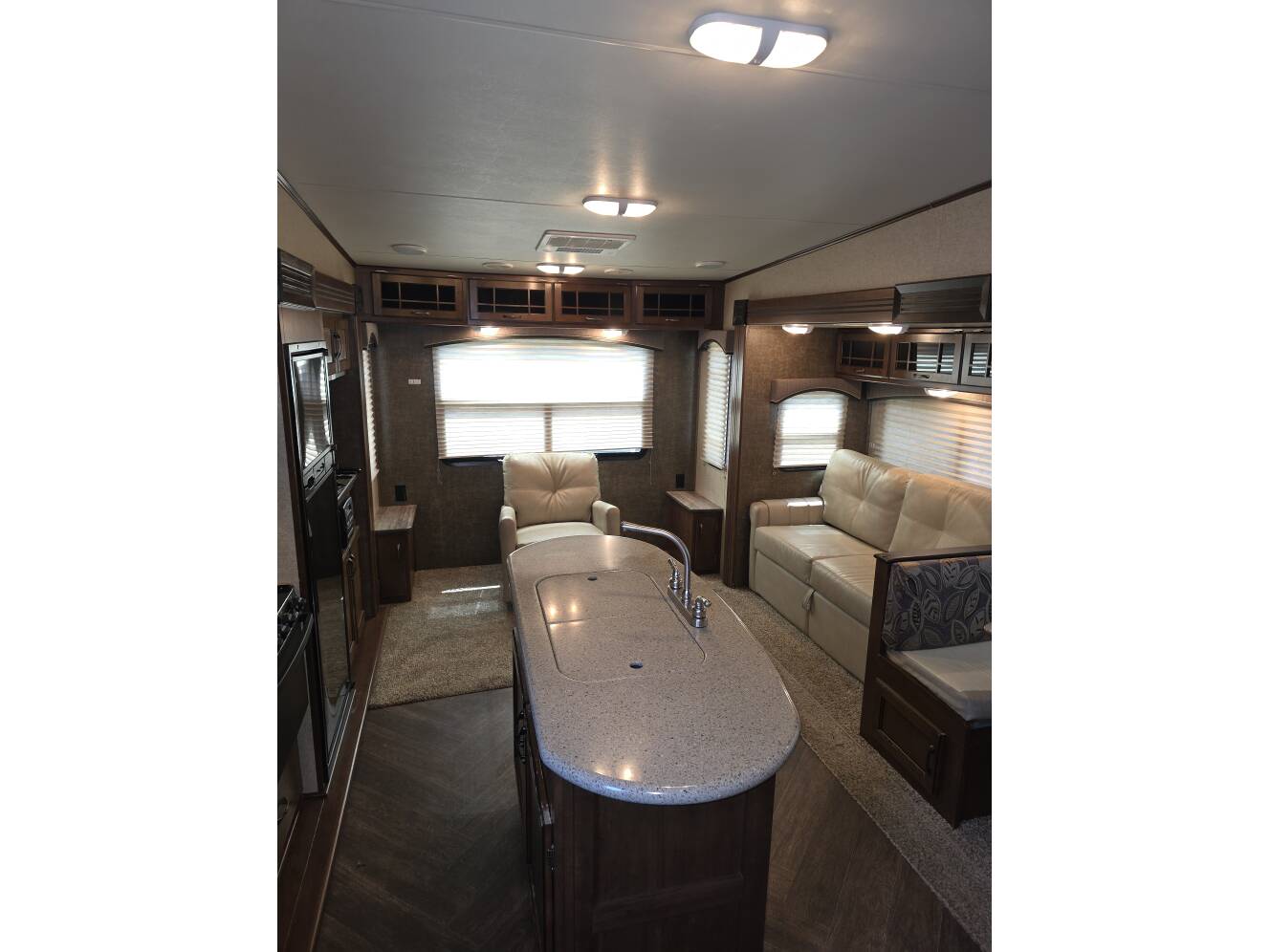 A photo of this 2014 Heartland Sundance
