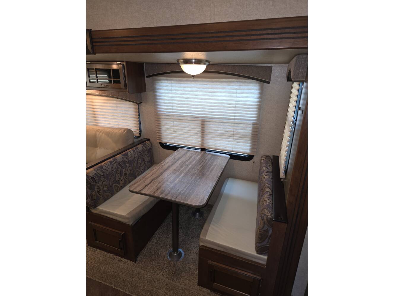 A photo of this 2014 Heartland Sundance