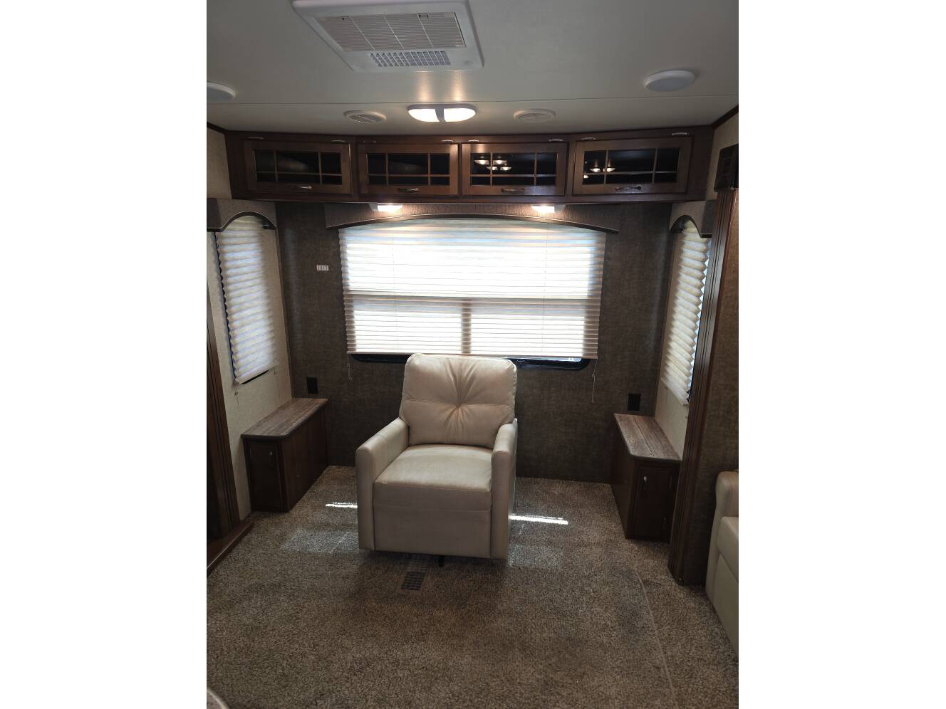 A photo of this 2014 Heartland Sundance