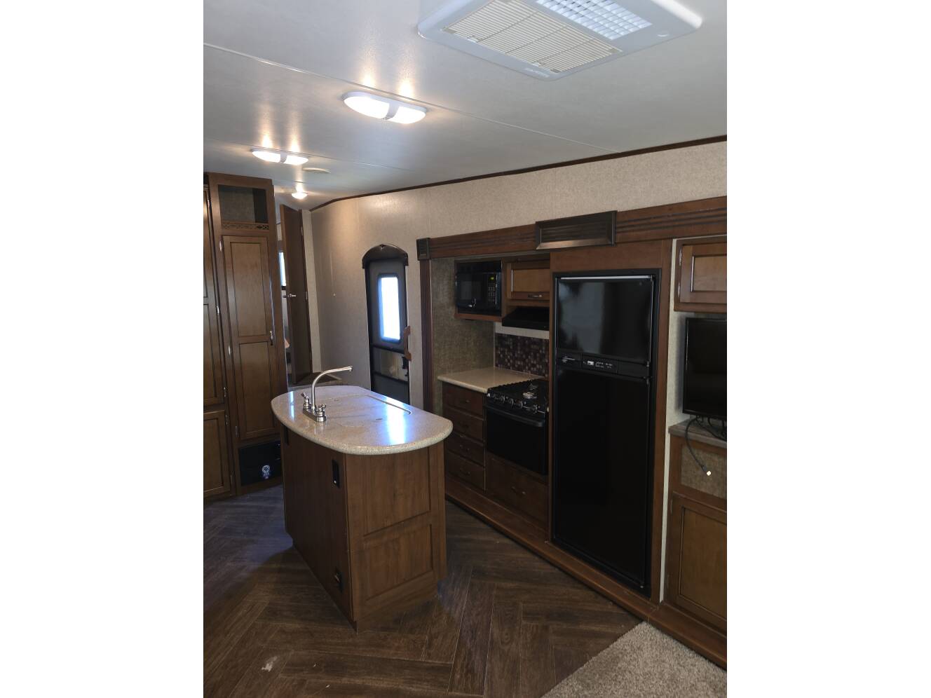 A photo of this 2014 Heartland Sundance