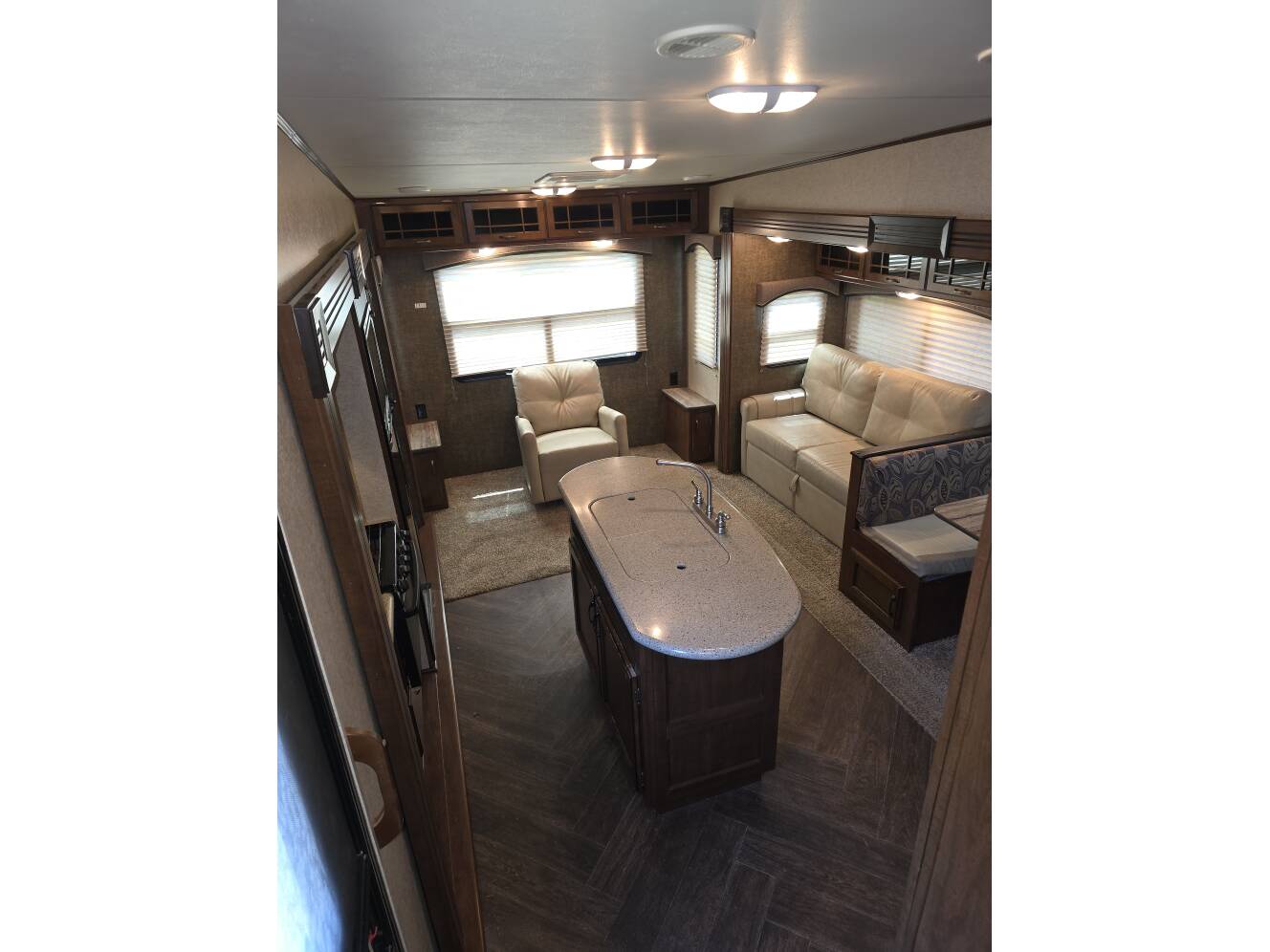 A photo of this 2014 Heartland Sundance