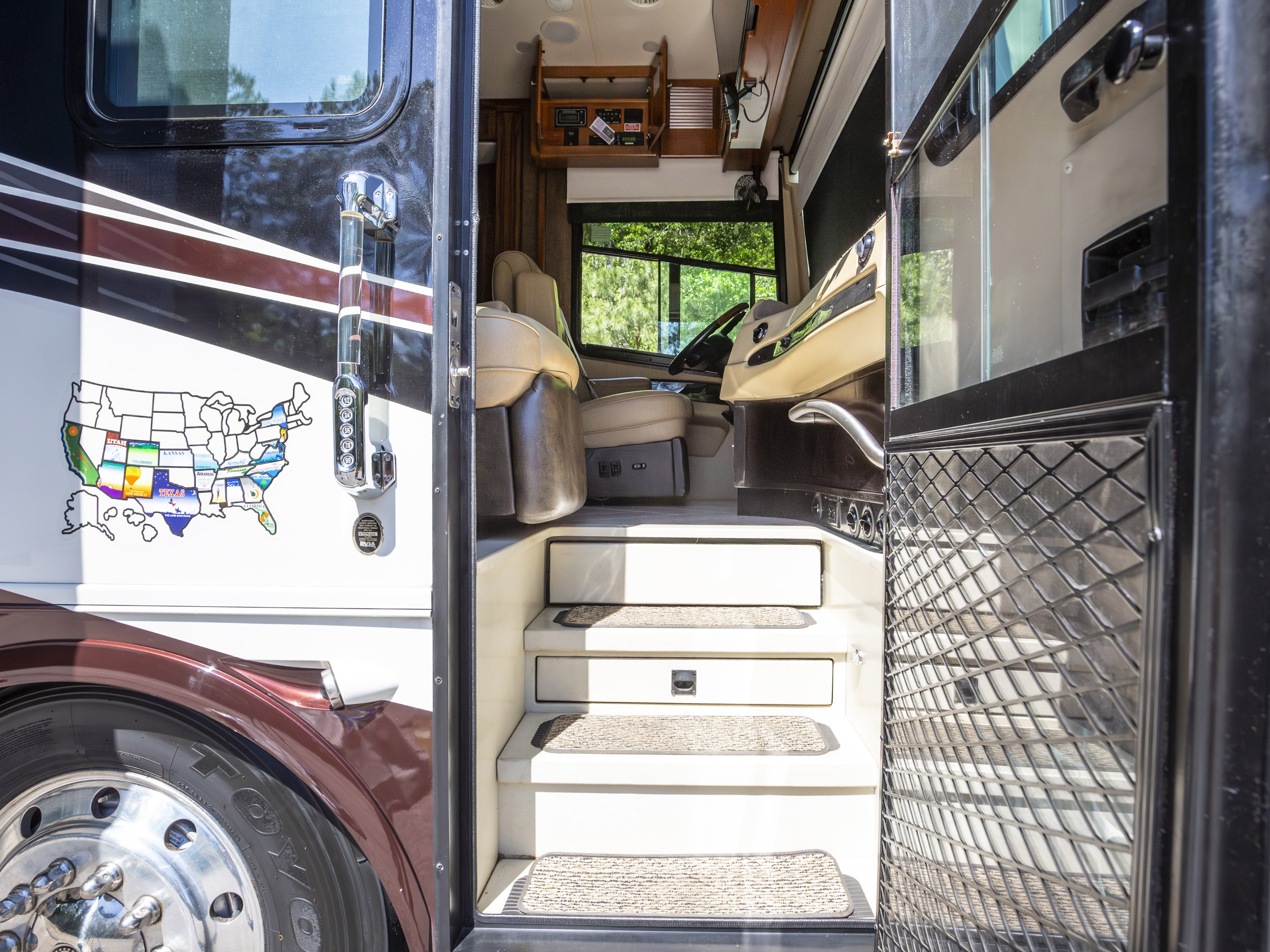 2014 Tiffin Motorhomes ALLEGRO BUS 37AP in chesapeake VA