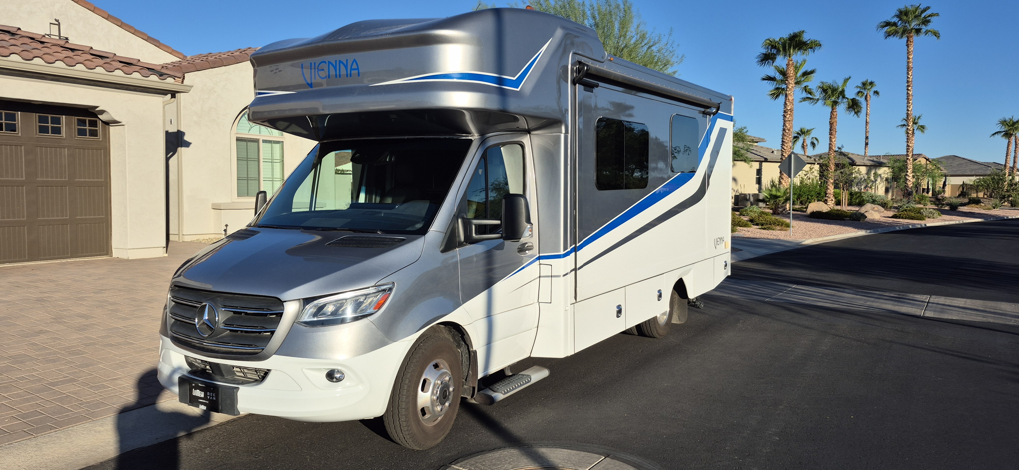2023 Renegade VIENNA 25RMC RV