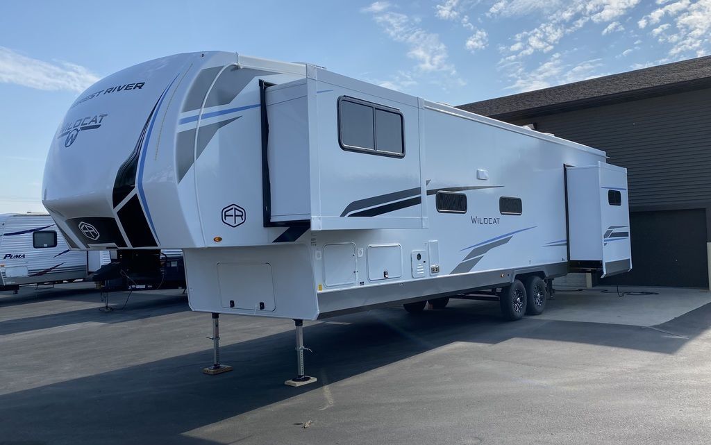 2026 Forest River Wildcat Fifth Wheels 35FL in mt pleasant MI