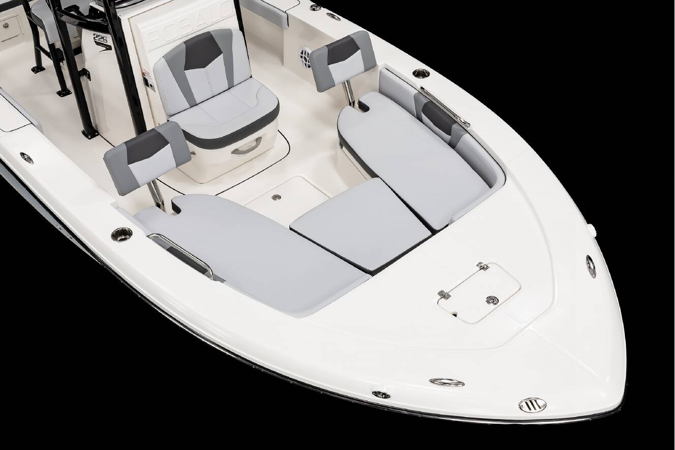 A photo of this 2027 Robalo 226 Cayman