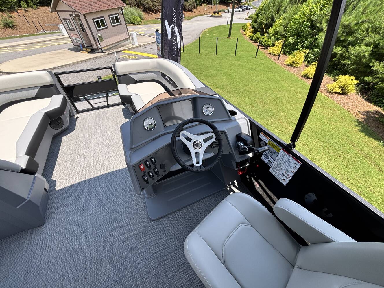 A photo of this 2026 Starcraft VX 22 R DH