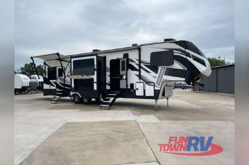 2021 Dutchmen Rv Voltage 3635 in conroe TX