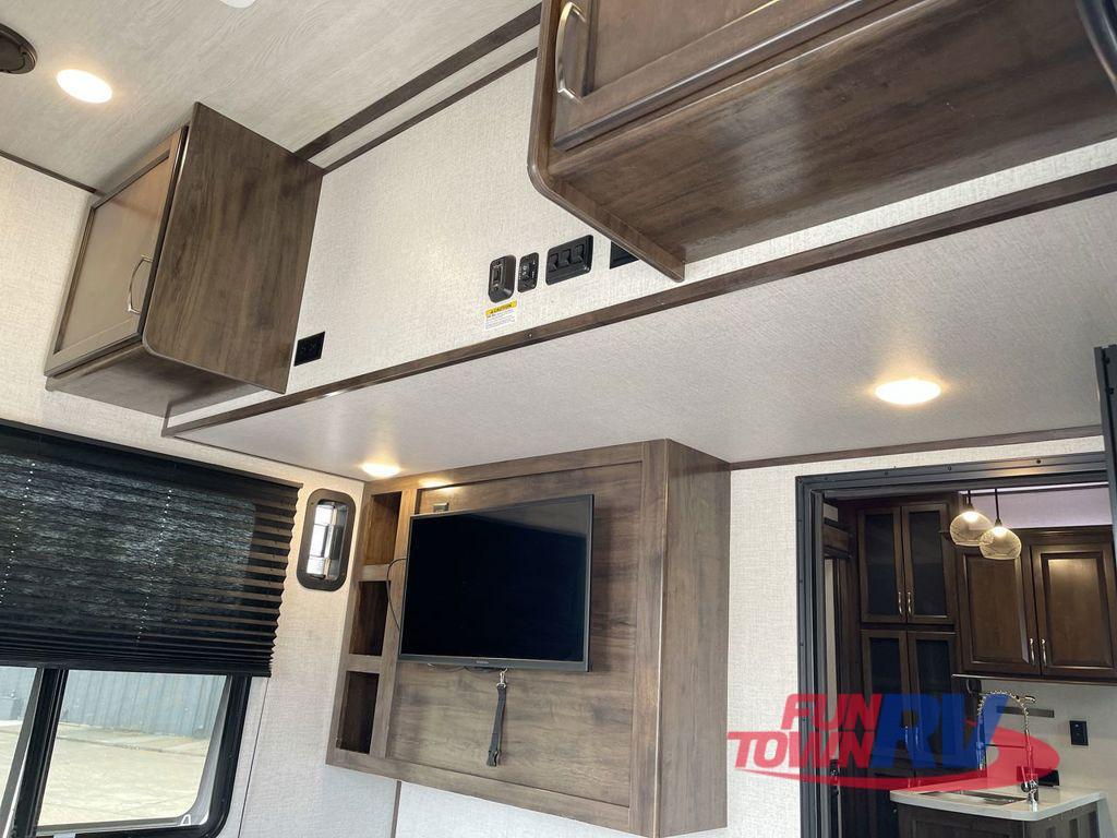 2021 Dutchmen Rv Voltage 3635 in conroe TX