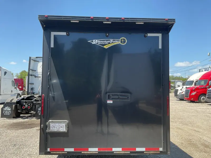 2023 VINTAGE P832 PLATINUM 32 TRAILER