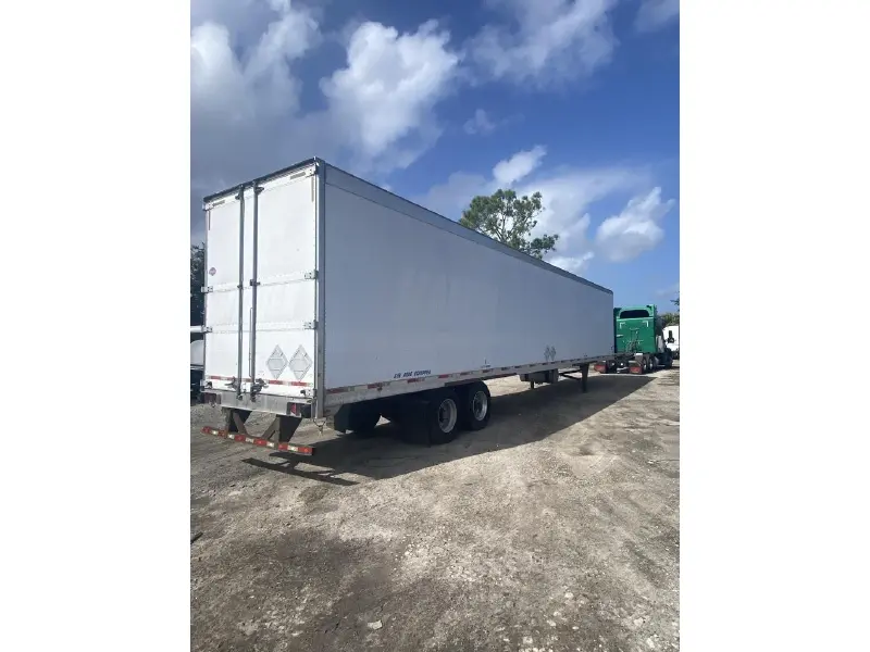 2010 Utility 3000R