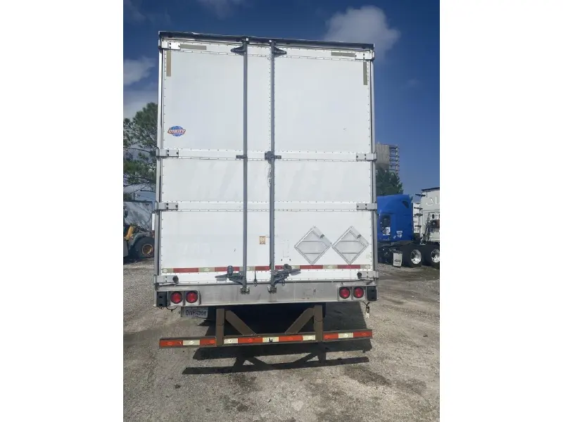 2010 Utility 3000R