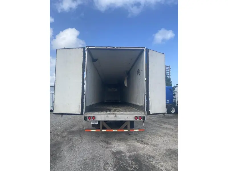 2010 Utility 3000R