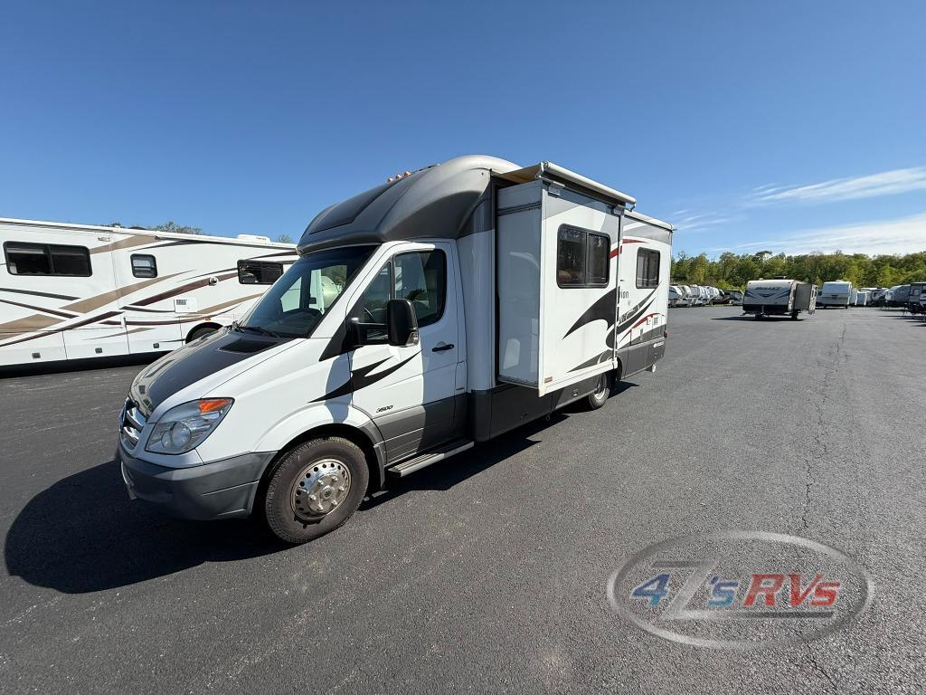 2013 Winnebago Itasca Navion 24V in peru IN