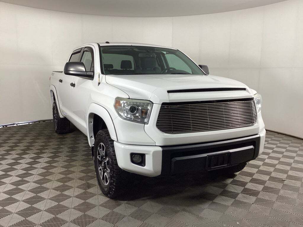 2016 TOYOTA TUNDRA in Grandville, MI