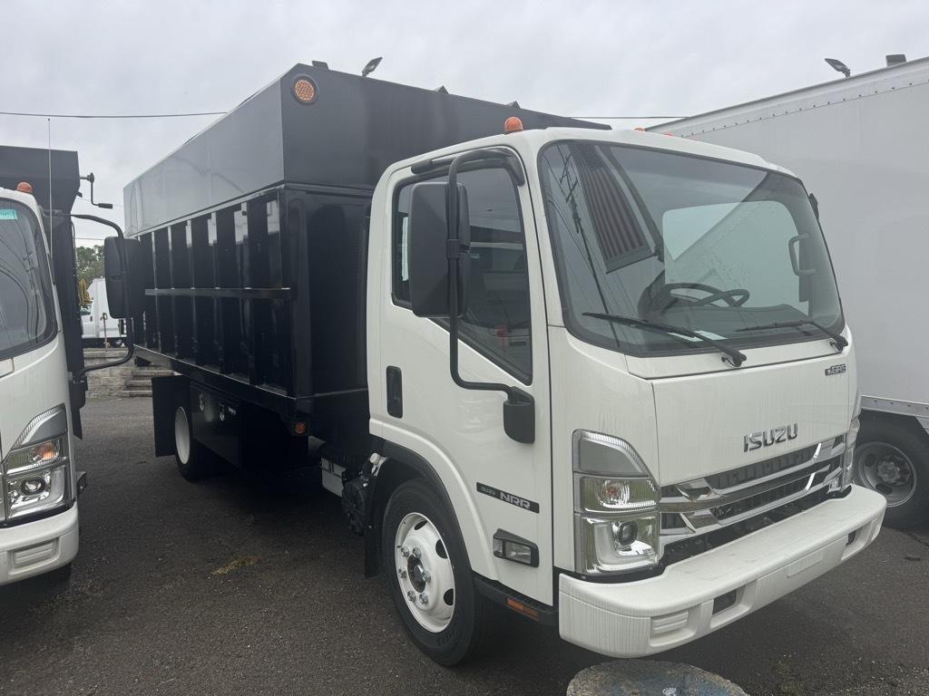 2025 ISUZU NRR in Riverside, NJ