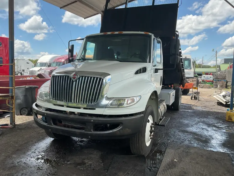 2018 INTERNATIONAL 4300