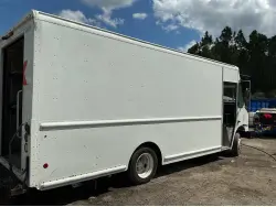 2020 Freightliner MT556